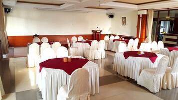 Daily breakfast for a fee