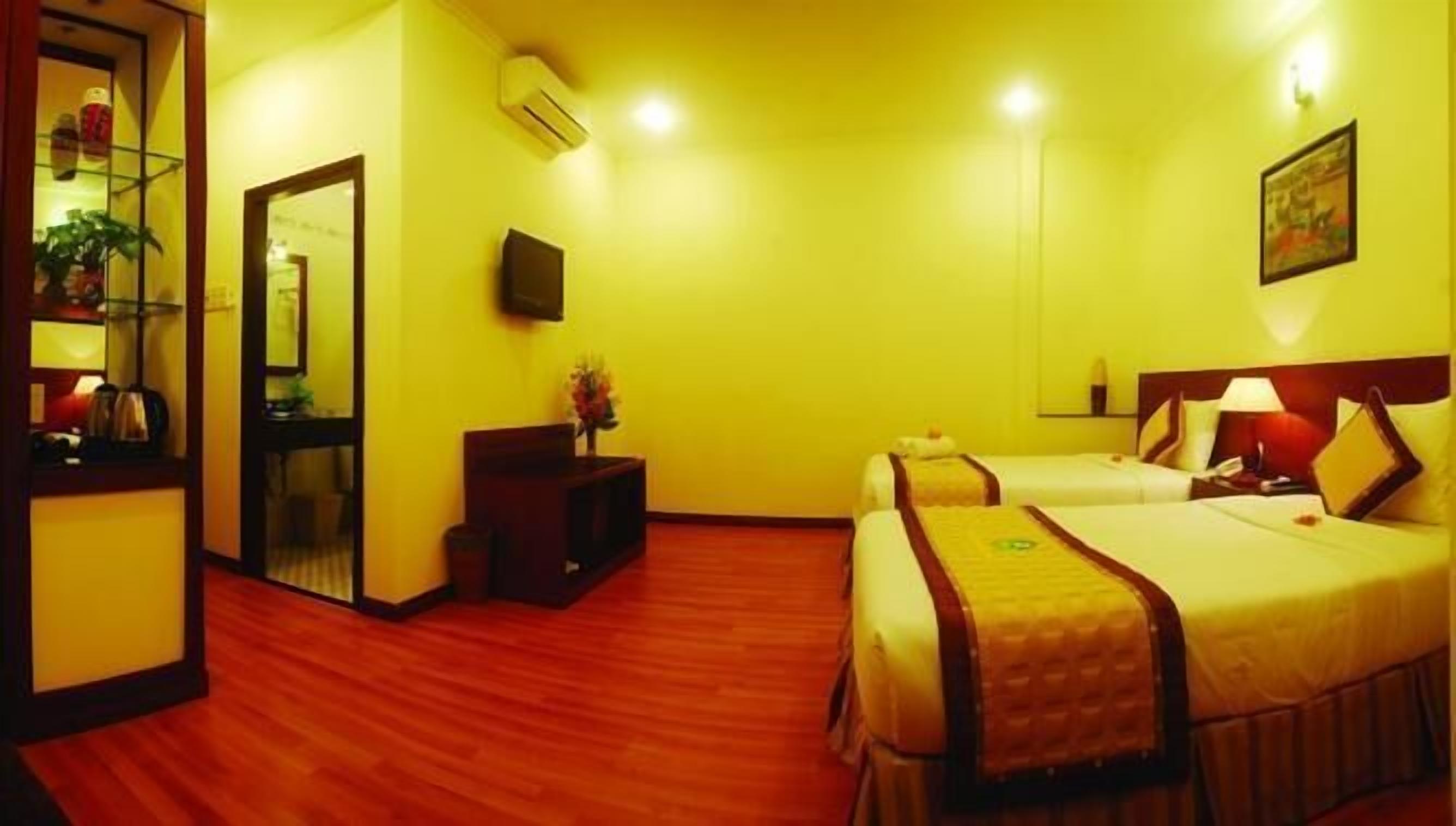 superior room | minibar, in-room safe, desk, blackout curtains