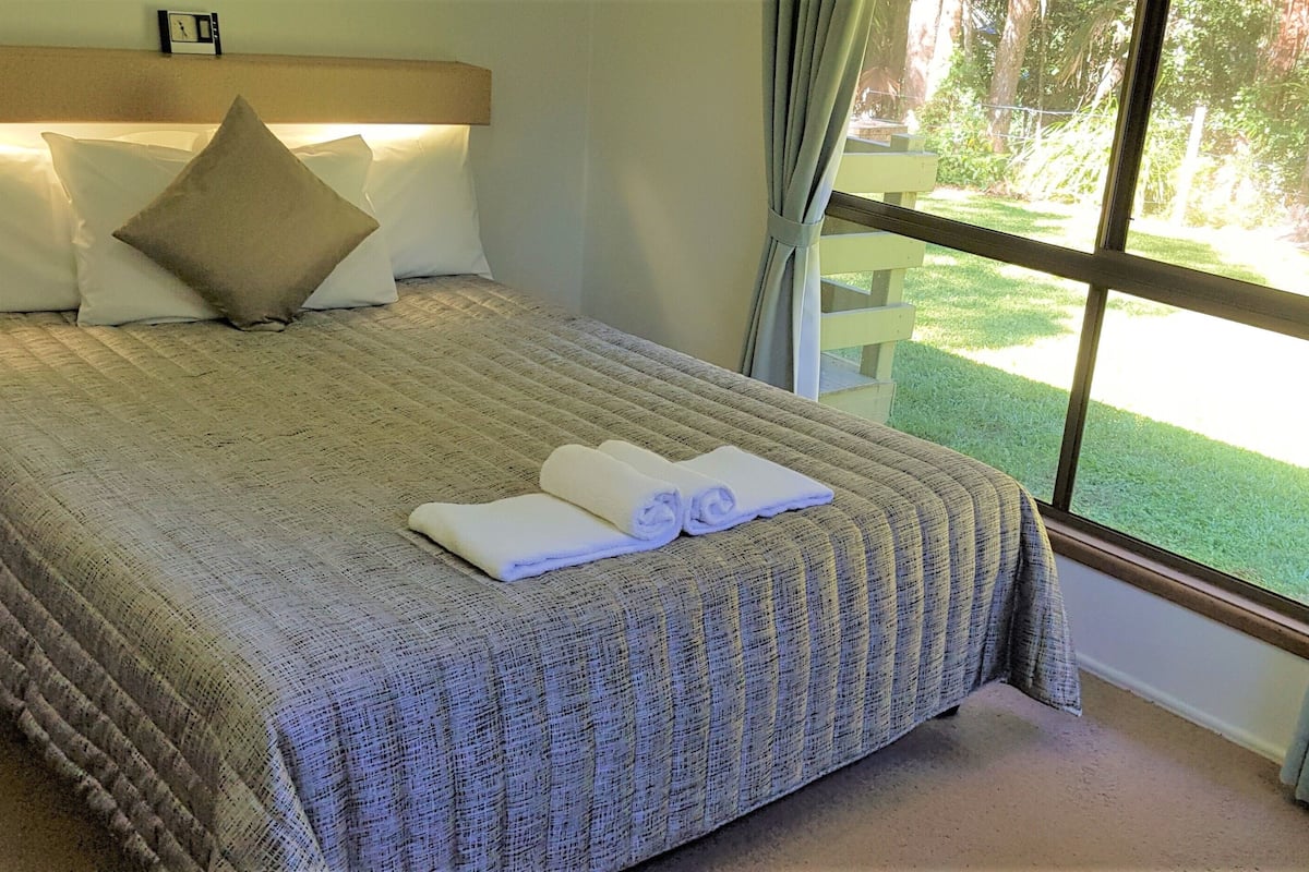 Hypo-allergenic bedding, desk, iron/ironing board, cots/infant beds