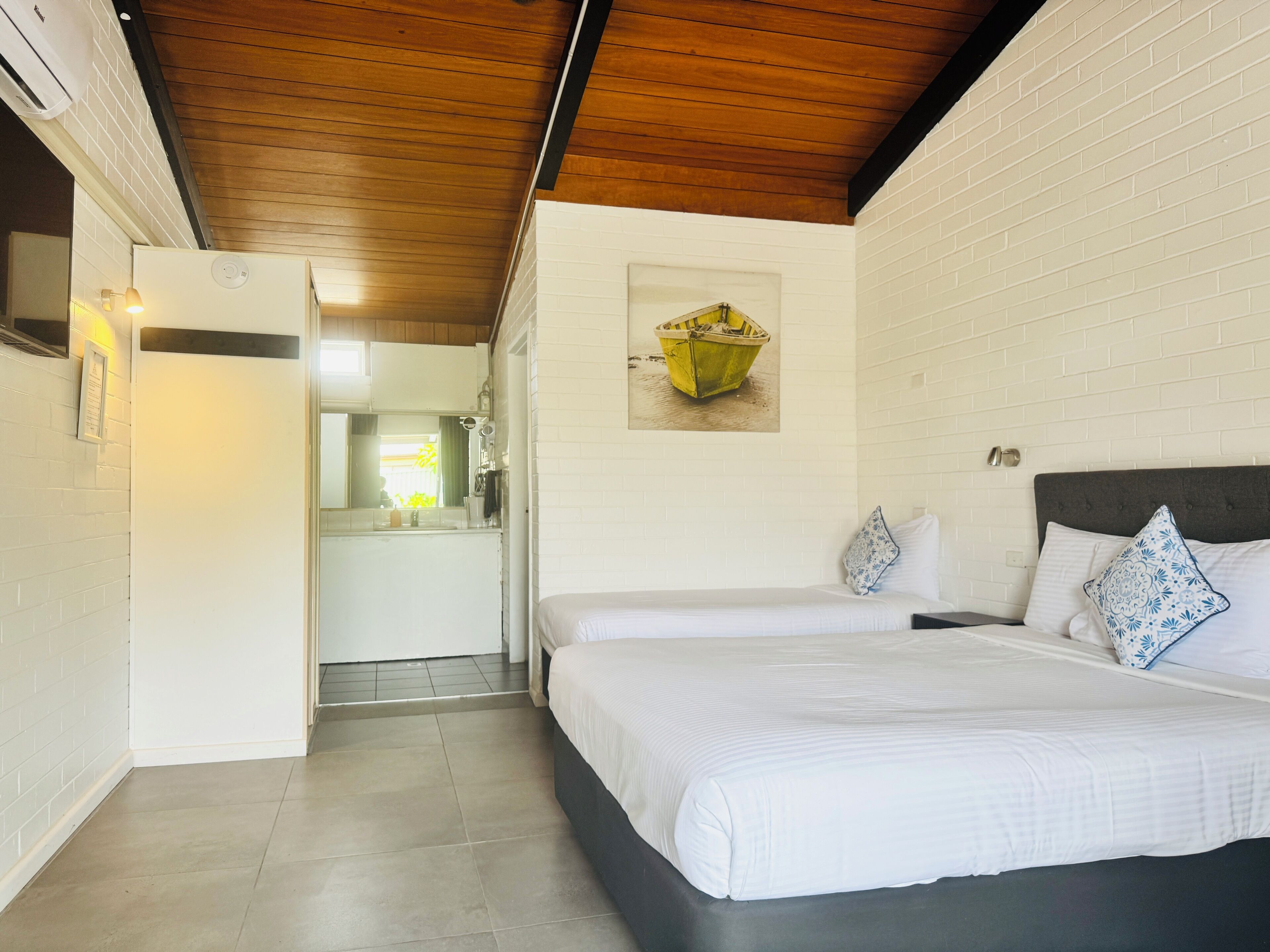 クラシック ツインルーム ベッド (複数台) 冷蔵庫 & 電子レンジ | 高級寝具、テンピュール、客室ごとに異なる装飾、客室ごとに異なるインテリア