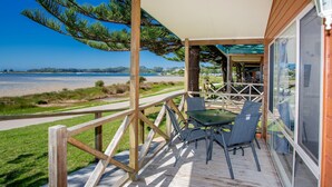 Inlet View | 部屋からの景観