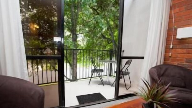 Balcony - Connells Motel & Serviced Apartments (Traralgon)