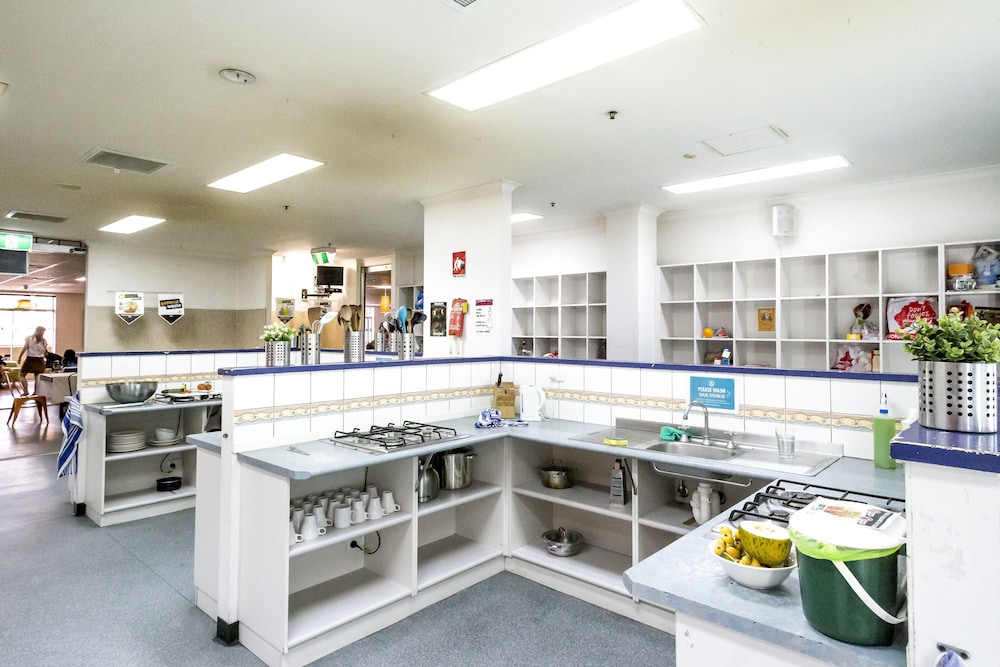 YHA Adelaide Central by null