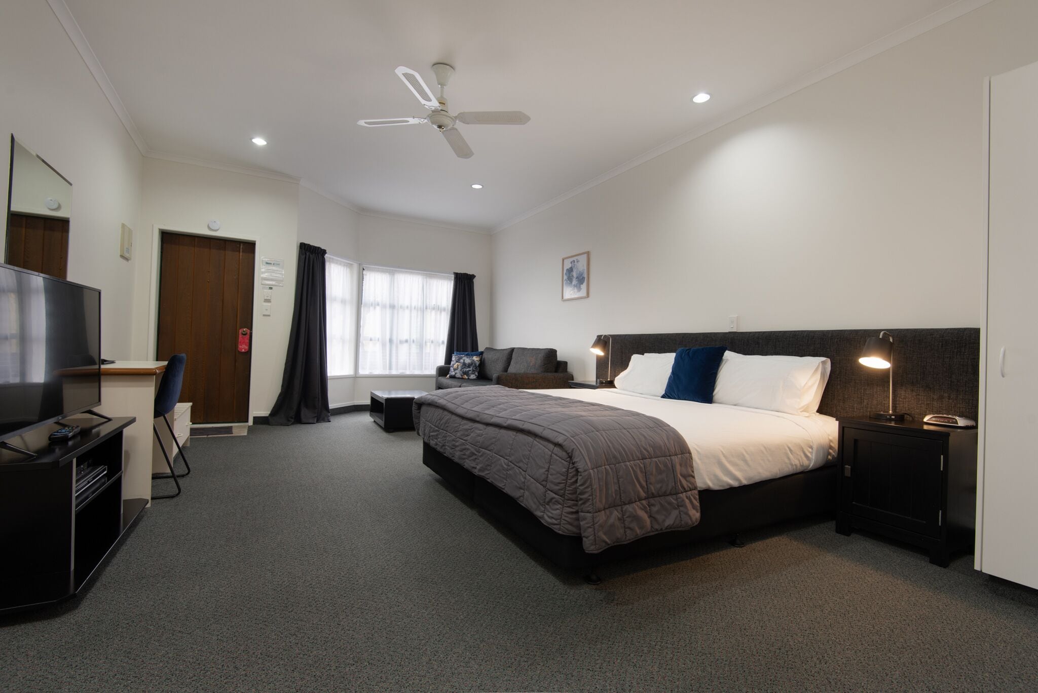 Superior Studio, Non Smoking, Kitchen (Studio) | Living area