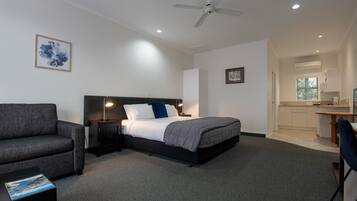 Superior Studio, Non Smoking, Kitchen (Studio) | Premium bedding, laptop workspace, blackout curtains, free WiFi