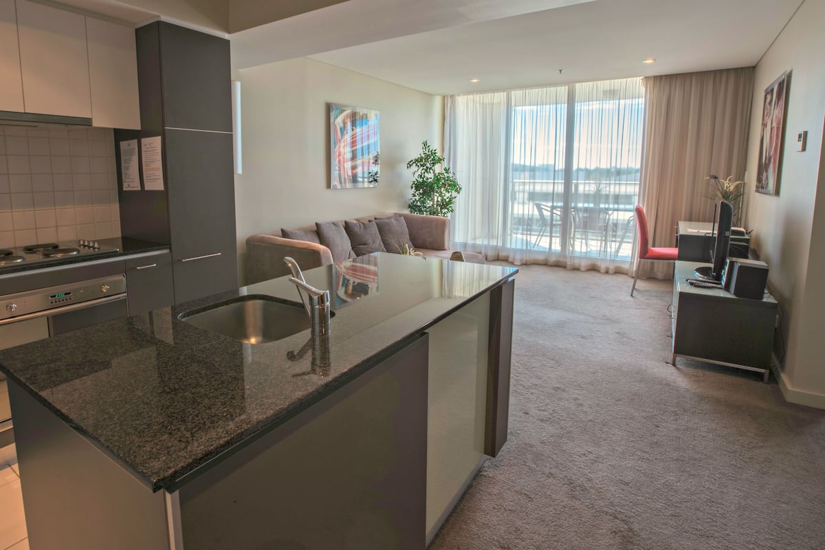 Executive Apartment, 2 Bedrooms, 2 Bathrooms | Living room