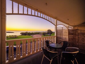 King Plus Four Ocean View Ensuite Balcony | Balcony - YHA Port Elliot (Port Elliot)