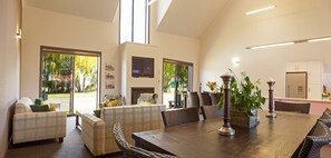 Lobby - Hawkdun Lodge (Ranfurly)