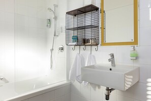 Premium-Studiosuite, 1 King-Bett | Badezimmer