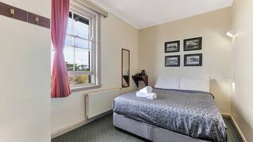 Queen Room Ensuite | In-room safe, desk, blackout curtains, free WiFi