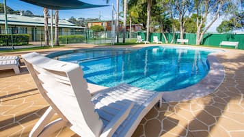 Kolam renang outdoor