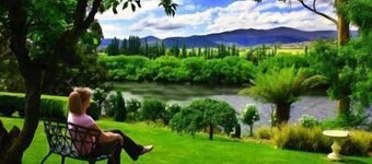 The Shingles Riverside Cottages