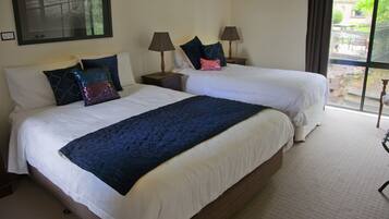 The Birches Cottage | Iron/ironing board, free WiFi, bed sheets