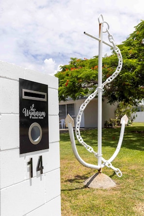 Property grounds - Wynnum Anchor Motel (Wynnum)