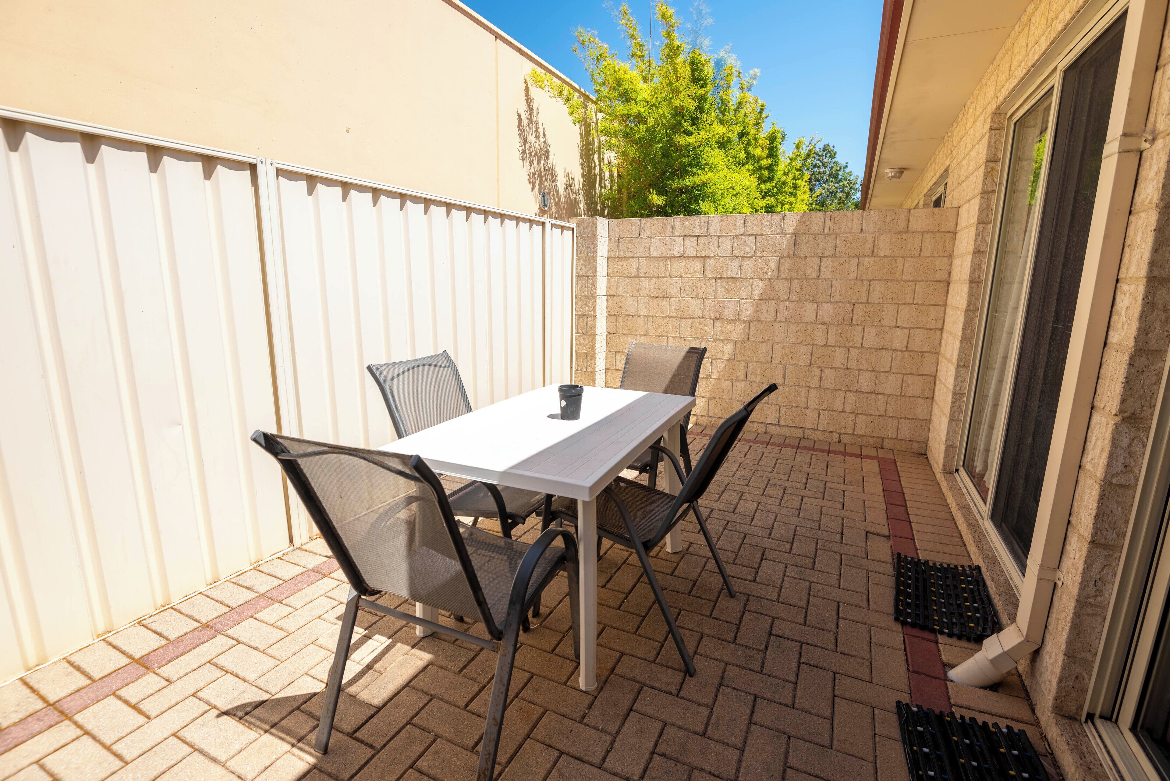 Standard-Apartment, 2 Schlafzimmer, Nichtraucher, Kochnische (SC Apartment) | Blick auf den Innenhof