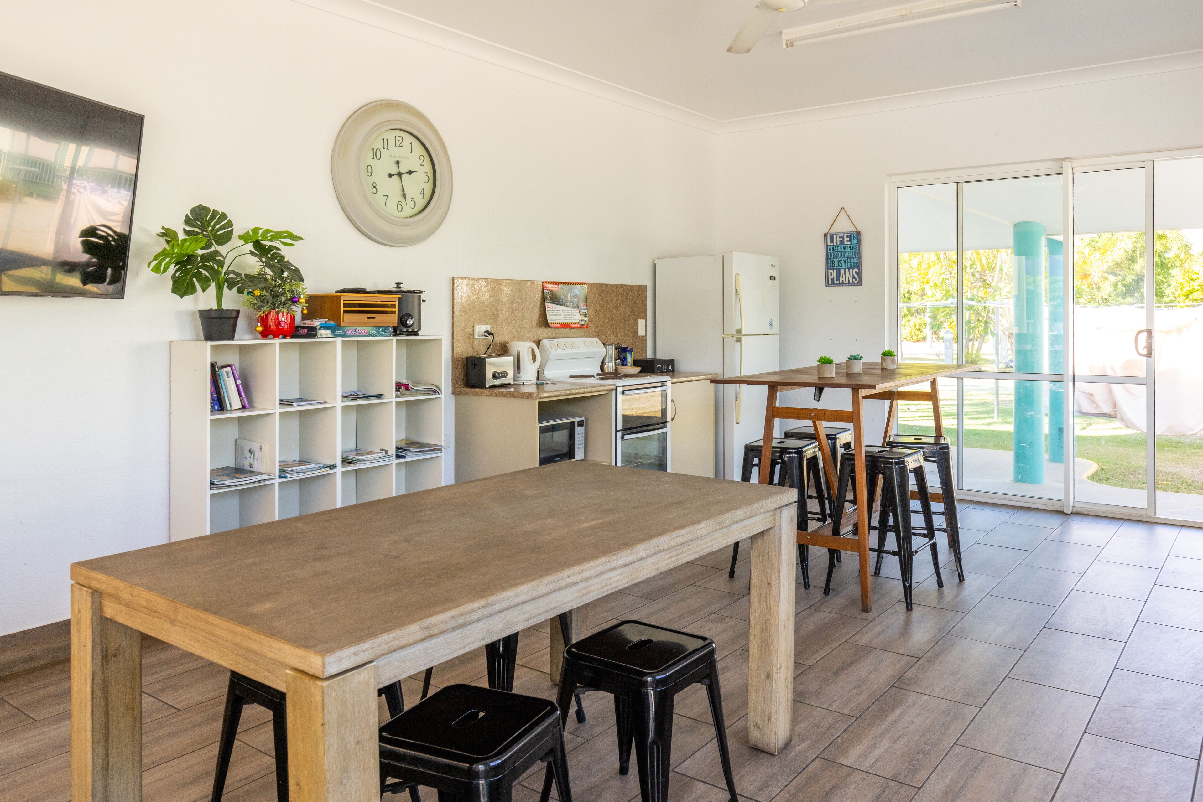 Full-sized fridge, microwave, stovetop, electric kettle