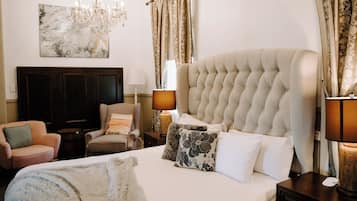 Sisters Suite 9. 18+ only | Individually decorated, individually furnished, bed sheets