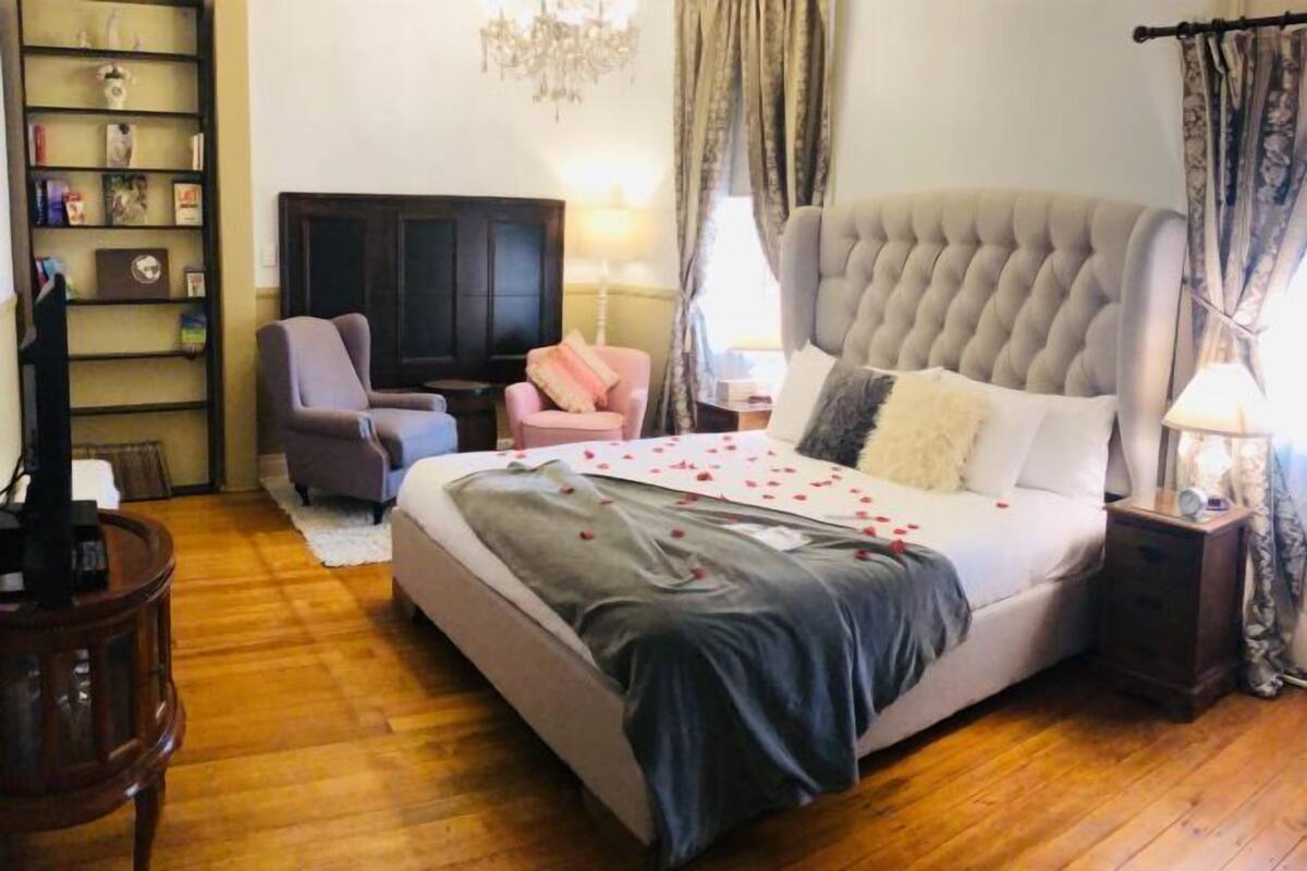 Individually decorated, individually furnished, bed sheets