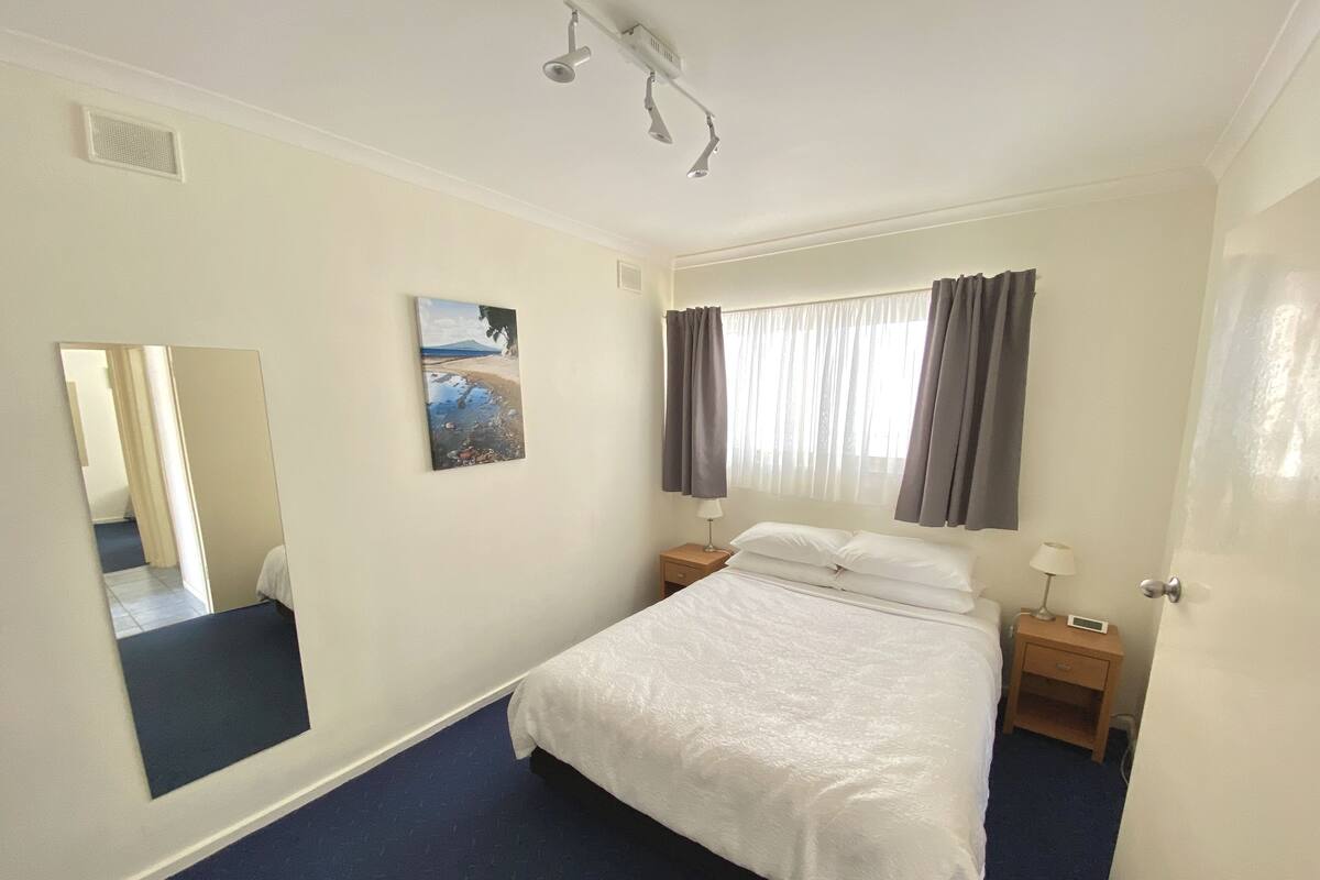 Soundproofing, iron/ironing board, WiFi (free), bed sheets