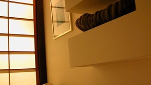 واي فاي مجانًا وملاءات أسرّة