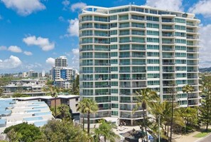 Exterior - Chateau Royale Beach Resort Maroochydore  (Maroochydore)