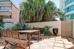 Exterior - Chateau Royale Beach Resort Maroochydore  (Maroochydore)
