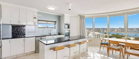 Superior Apartment, Multiple Bedrooms, Non Smoking, Kitchen (3Bed Superior View) | Private kitchen