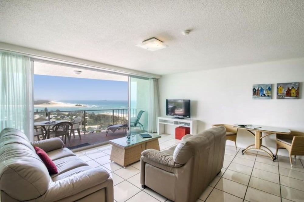 Chateau Royale Beach Resort photo 7