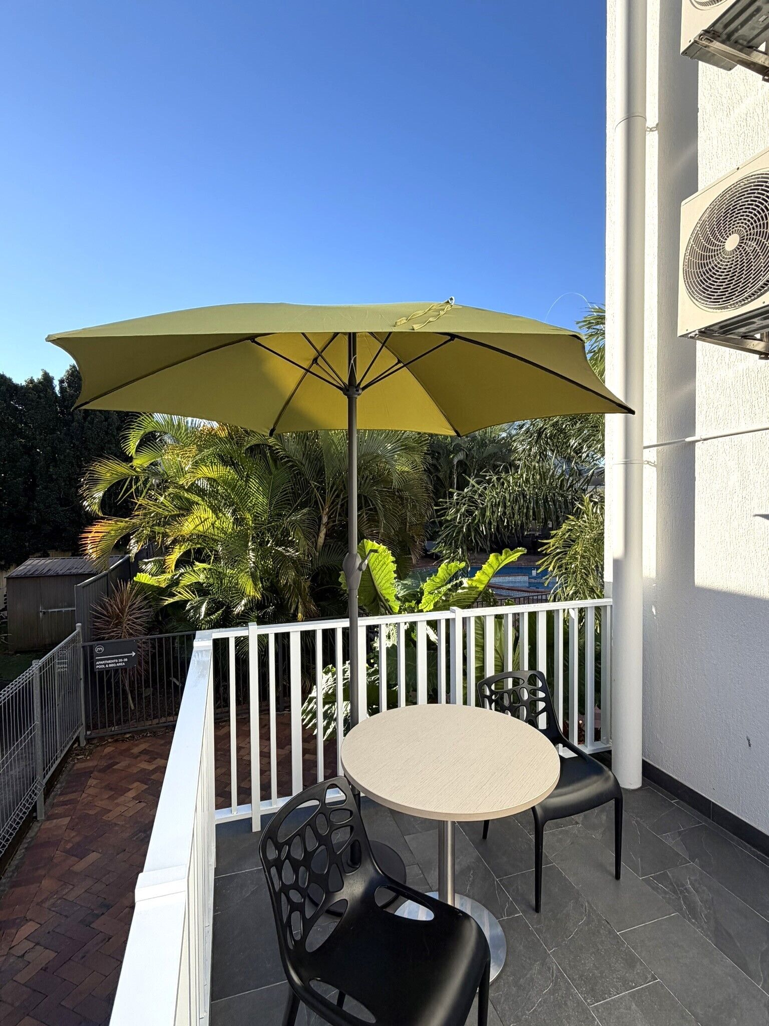 Newly Renovated One-Bedroom Family Apartment with Terrace | Terrace/patio