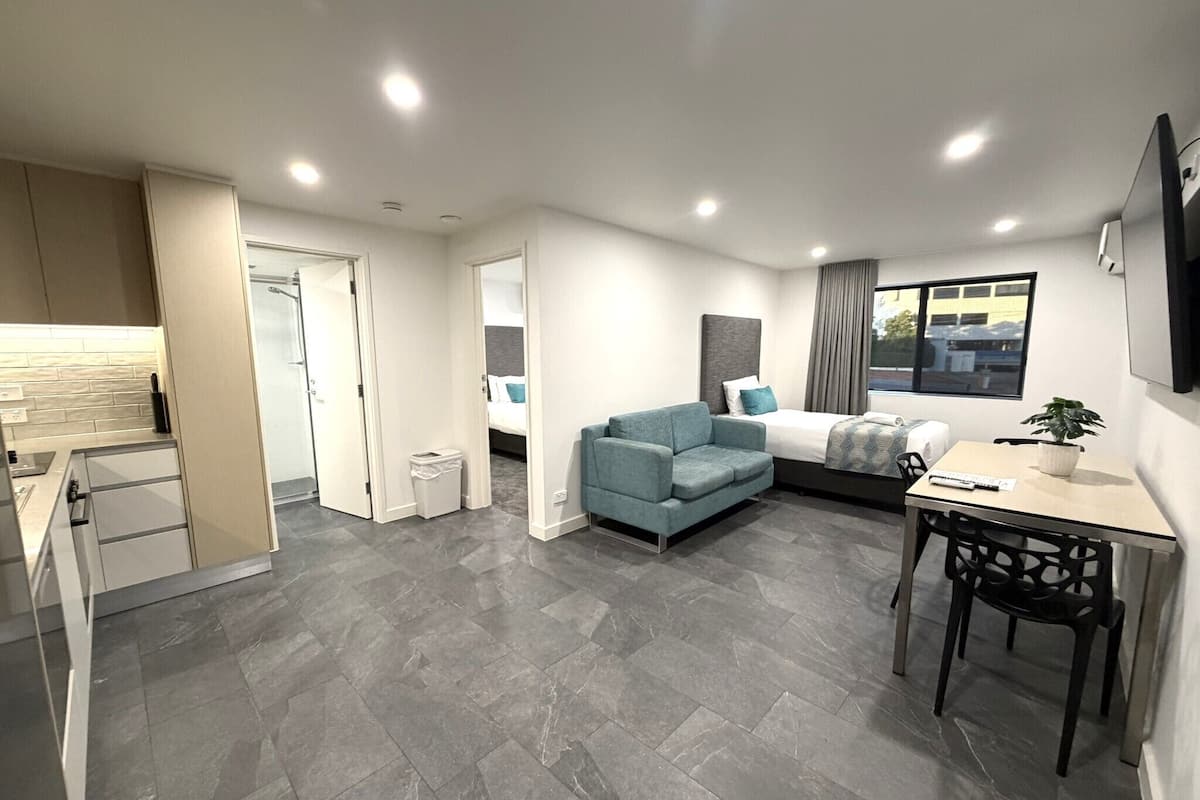 Newly Renovated One-Bedroom Family Apartment | Living area