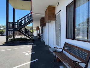 Terrace/patio - Heyfield Motel & Apartments (Lakes Entrance)