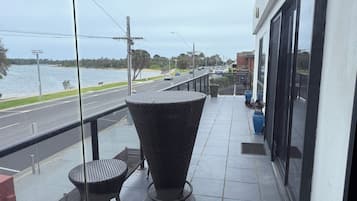 Superior penthouse, 3 slaapkamers, niet-roken, uitzicht op meer | Terras