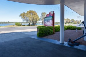 内部エントランス