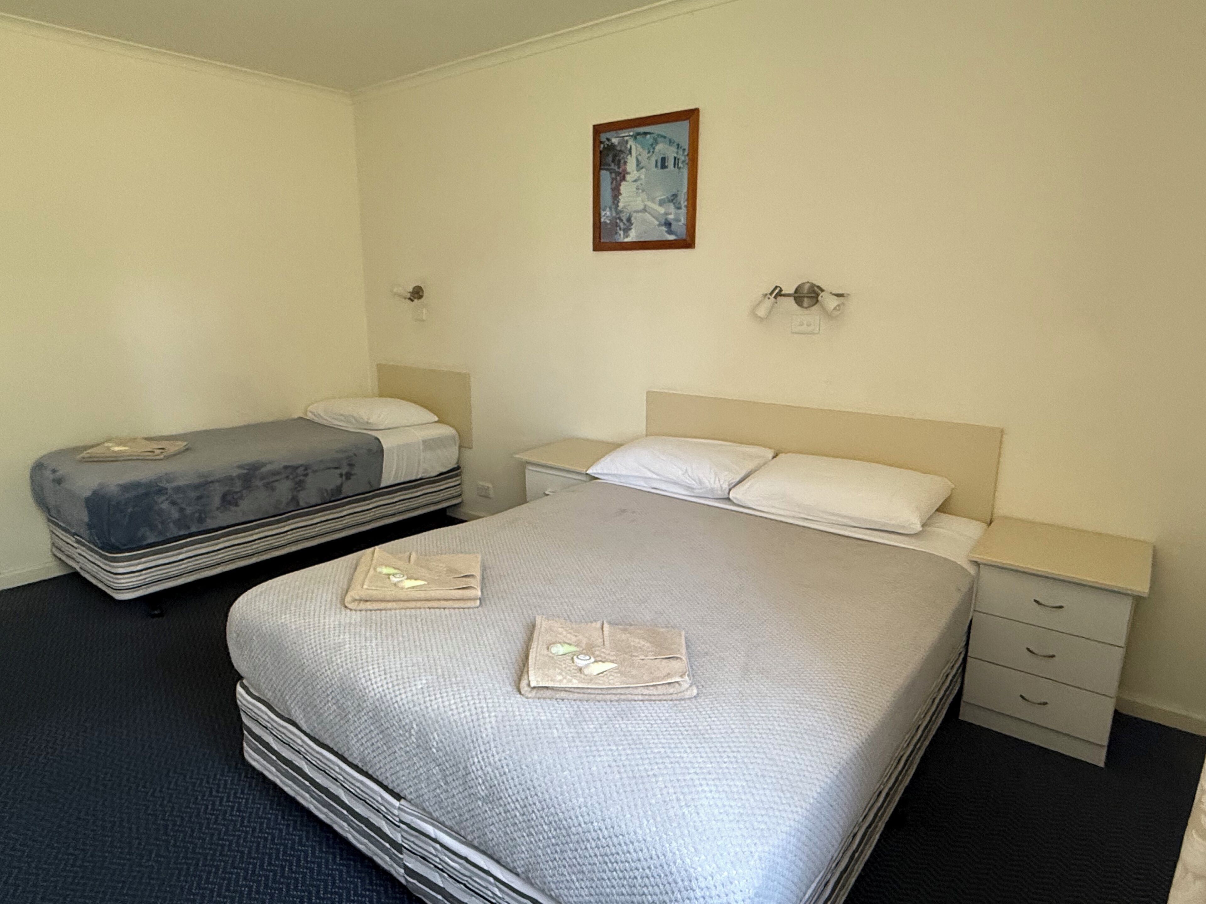 One Bedroom Apartment | Blackout drapes, iron/ironing board, free WiFi, bed sheets
