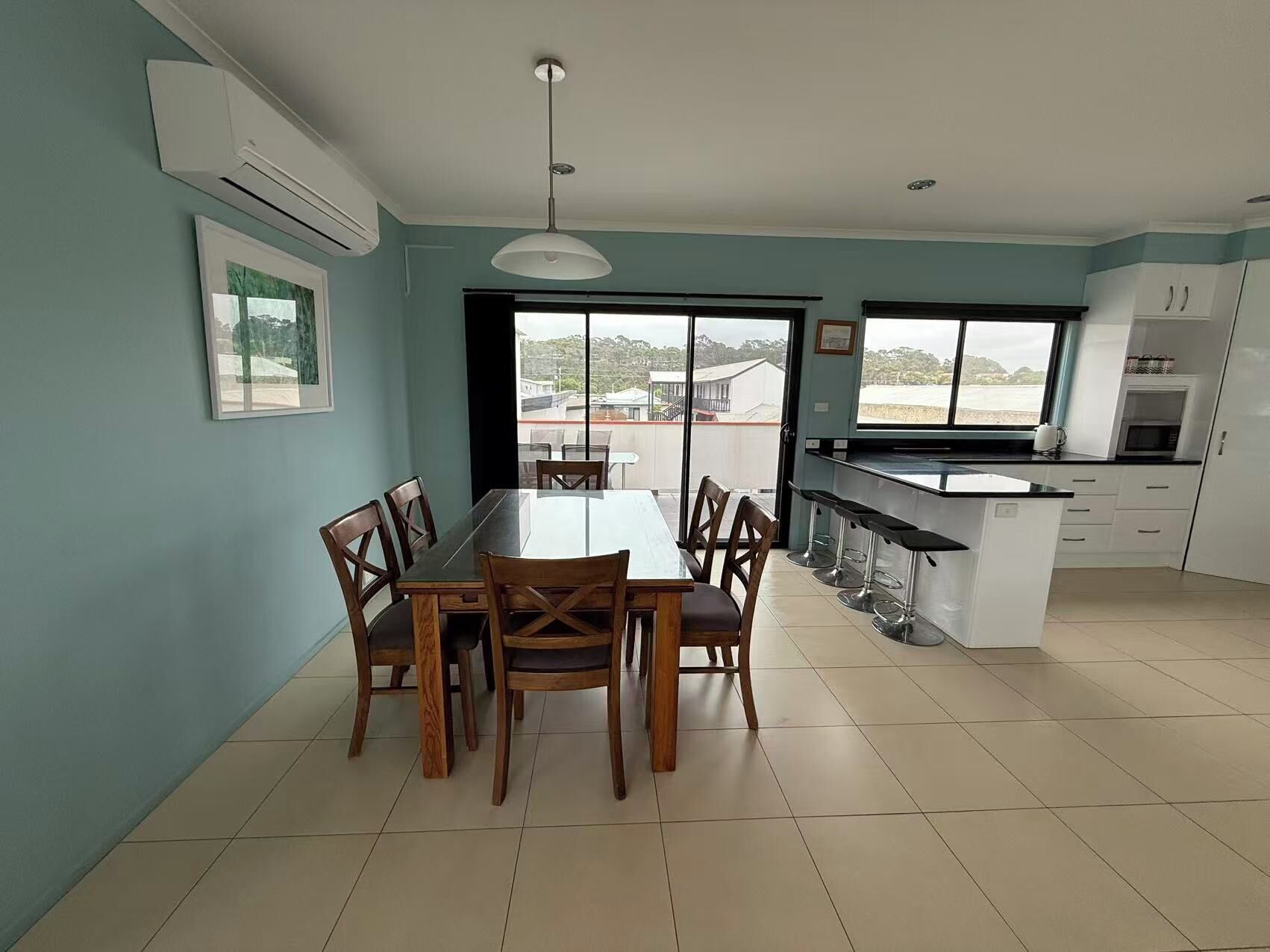 Superior Penthouse, 3 Bedrooms, Non Smoking, Lake View | In-room dining