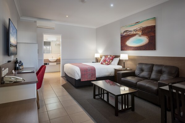 Suite exécutive, 1 grand lit | Minibar, bureau, espace de travail pour ordinateurs portables