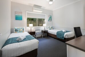 Appartement, 2 chambres | Minibar, bureau, espace de travail pour ordinateurs portables