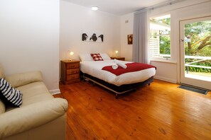 Standard Double Room, 1 Queen Bed, Ensuite | Garden view