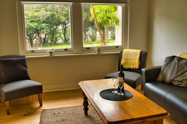 Family Suite, 1 Bedroom, Private Bathroom | Living area