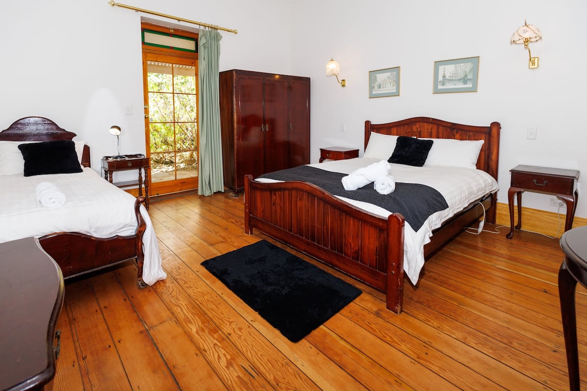 Classic Suite, Multiple Beds, Private Bathroom | 1 bedroom, bed sheets, wheelchair access