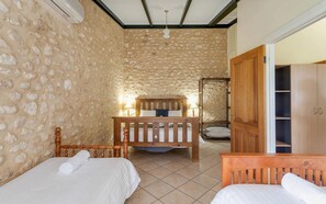 Familie cottage, 2 slaapkamers, toegankelijk voor mindervaliden, 2 badkamers | 1 slaapkamer, beddengoed, rolstoeltoegankelijk