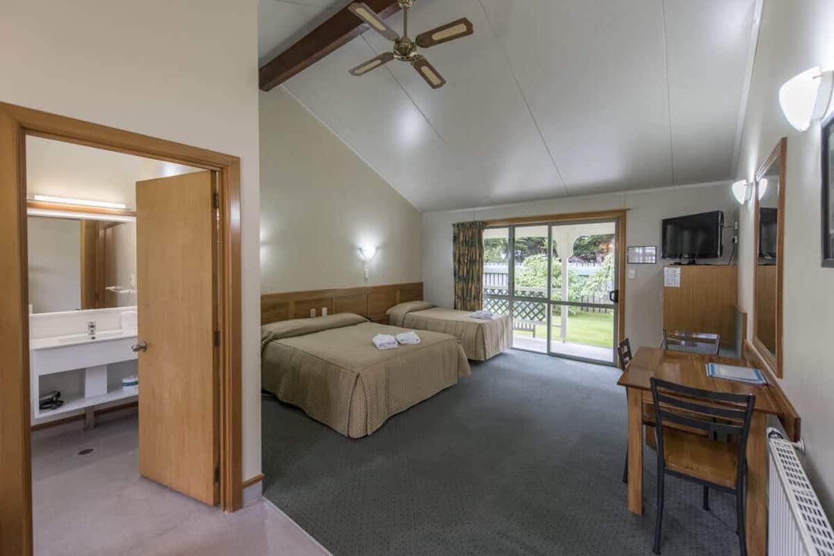 Standard Studio, Kitchenette (Studio Units) | Free WiFi, bed sheets