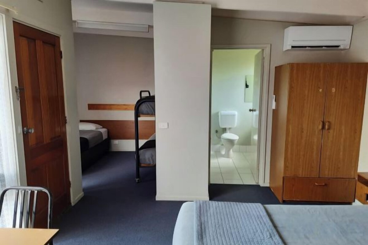 Blackout drapes, WiFi (free), bed sheets