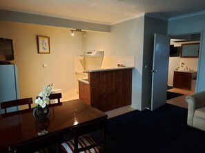 Superior Studio Suite | Blackout drapes, free WiFi, bed sheets