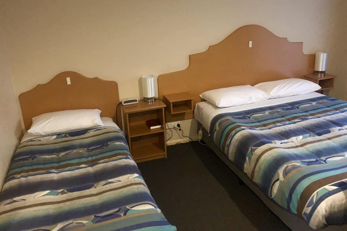 Standard Studio, Kitchenette (Twin) | 1 bedroom, blackout drapes, iron/ironing board, bed sheets