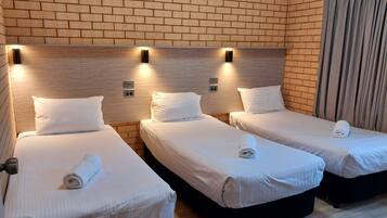 2 Room Queen and 3 Singles (Pet Friendly)