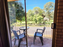 家庭客房, 陽台 (Large, Non Pet Friendly) | 露台/庭院