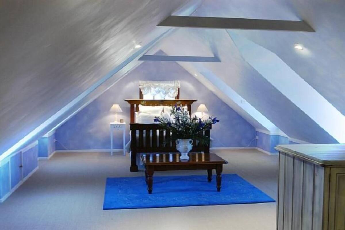 Abbie's Attic | Desk, free WiFi, individually decorated, individually furnished