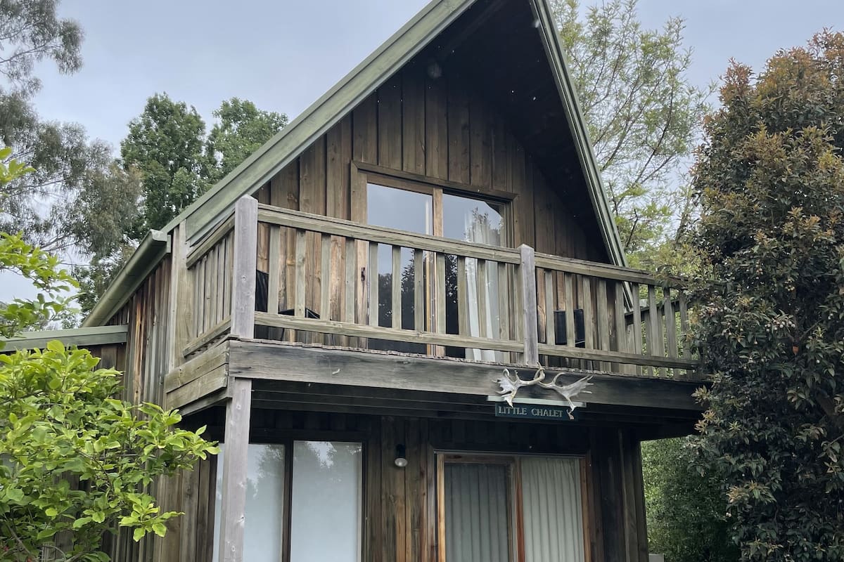Romantic Chalet, 2 Bedrooms | 1 bedroom, premium bedding, individually decorated