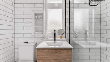 Standard Apartment, 1 Bedroom, Non Smoking, Kitchen (The Wisteria Suite) | Bathroom | Free toiletries, hair dryer, towels, soap